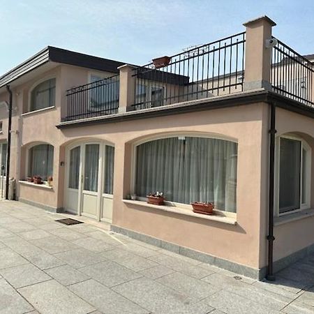 Villa Simona Voghera Bagian luar foto