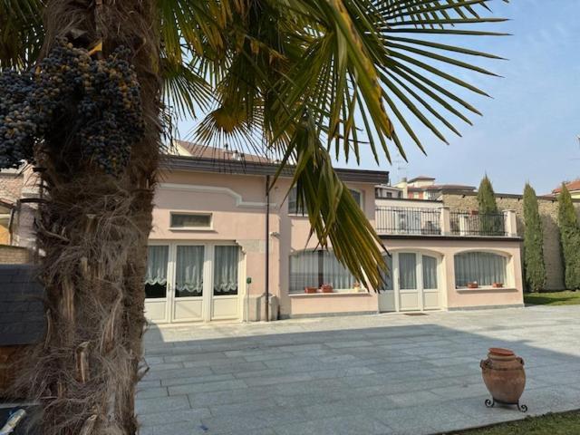 Villa Simona Voghera Bagian luar foto