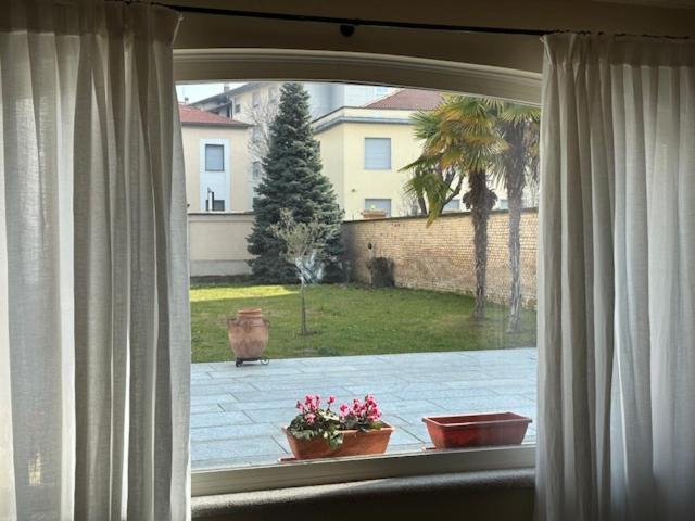 Villa Simona Voghera Bagian luar foto