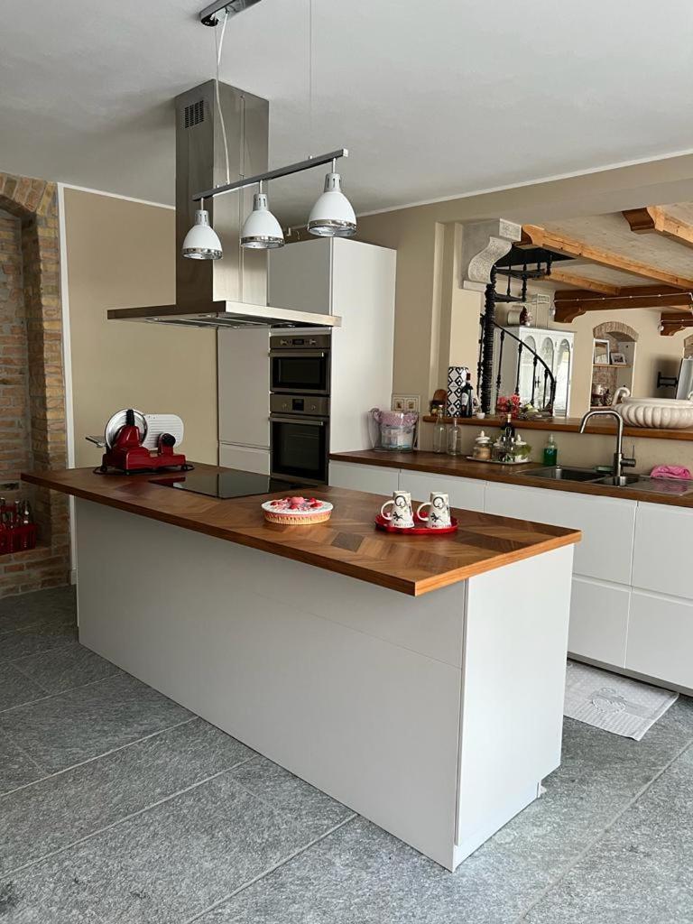Villa Simona Voghera Bagian luar foto